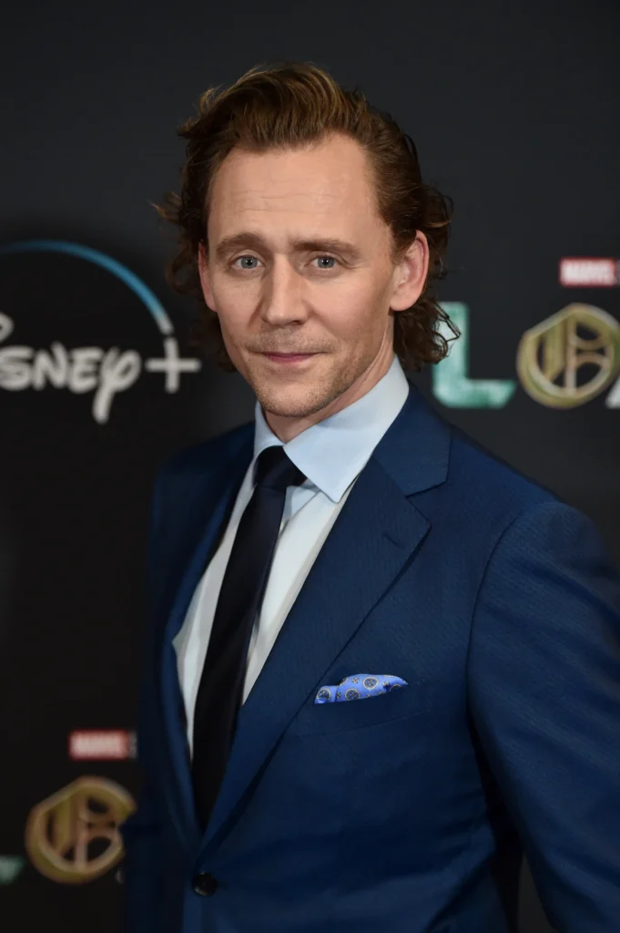 tom hiddleston gif