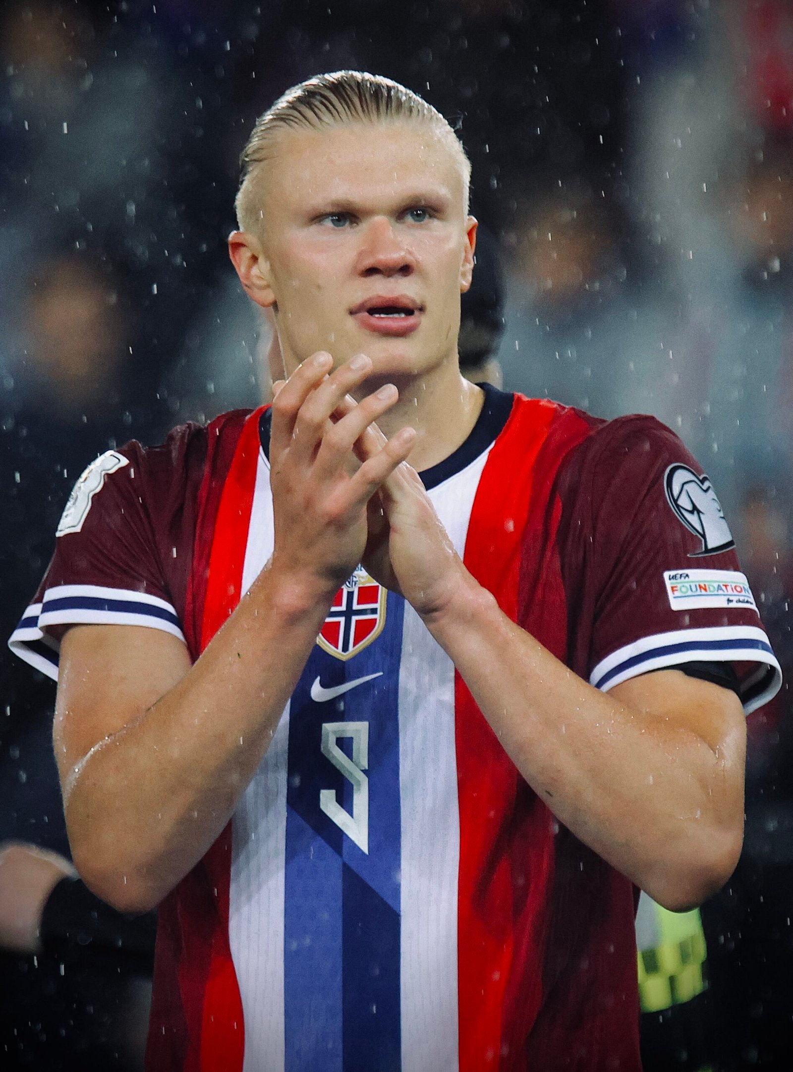 Erling Haaland playing for Norway in 2025