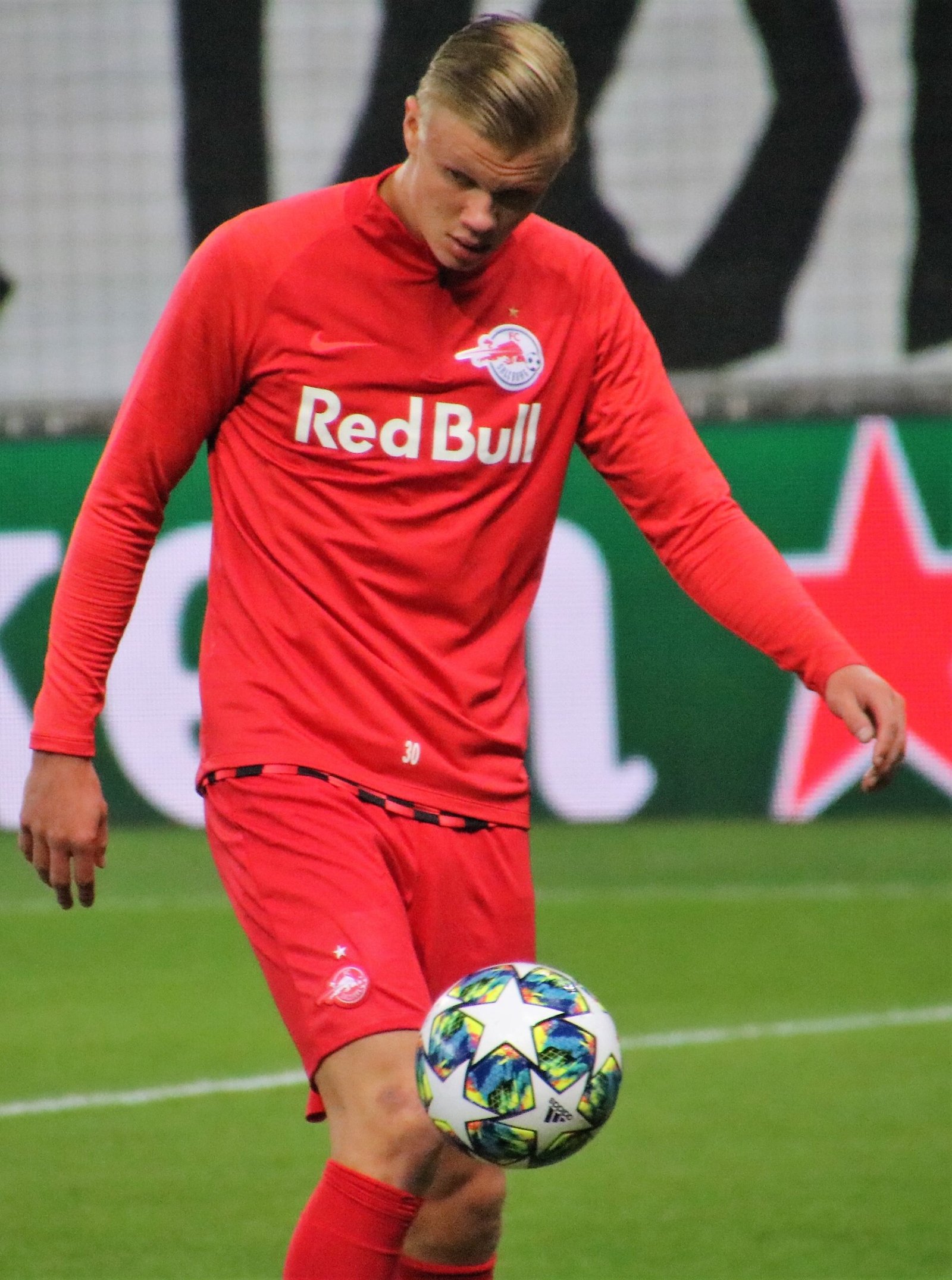 Erling Haaland playing for RB Salzburg in 2019