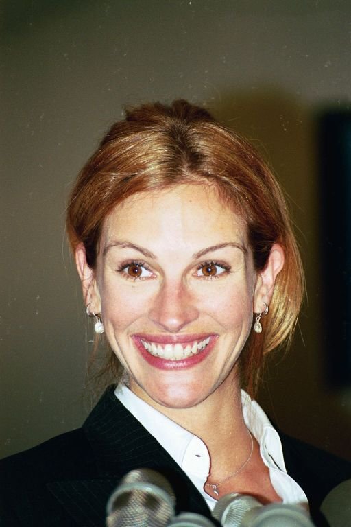 Julia Roberts in 2002