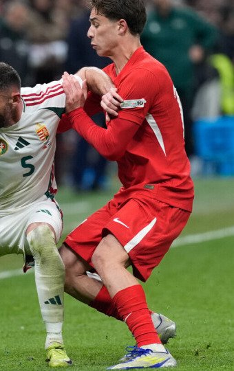 A young Kenan Yıldız in action for Türkiye